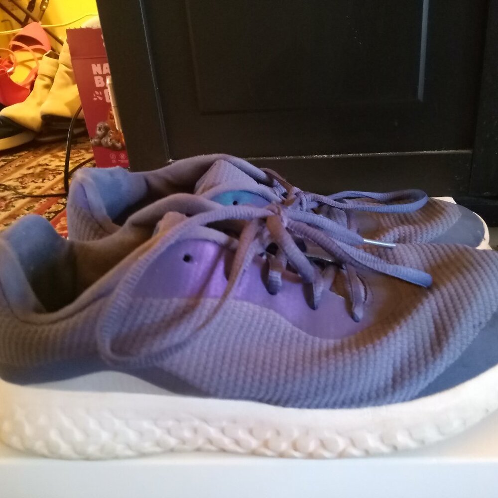 Womens memory foam running shoes size 9.5